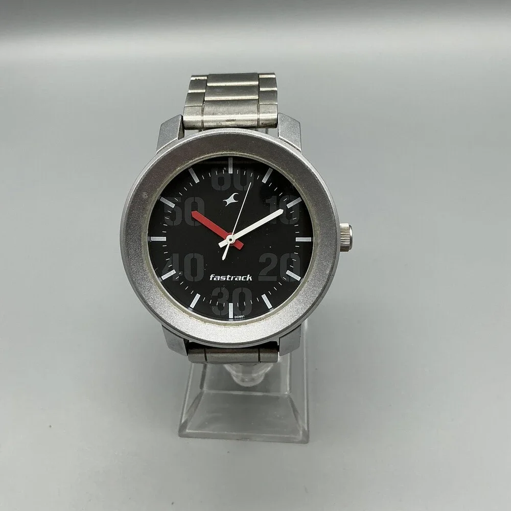 Fastrack Mens Watch 45mm Black Dial Silver Tone Sport 50M WR New Battery 7.25